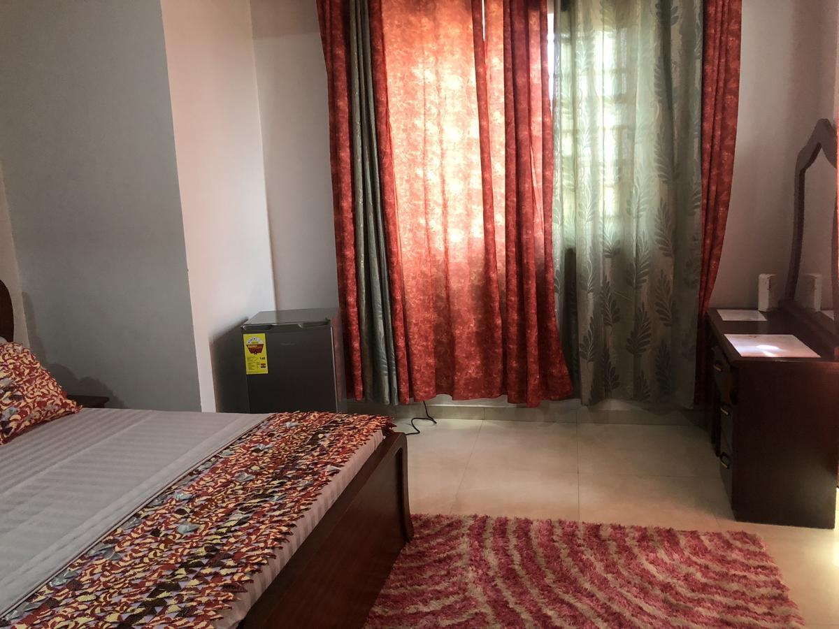 Plus 33 Hotel Nungua Eksteriør bilde
