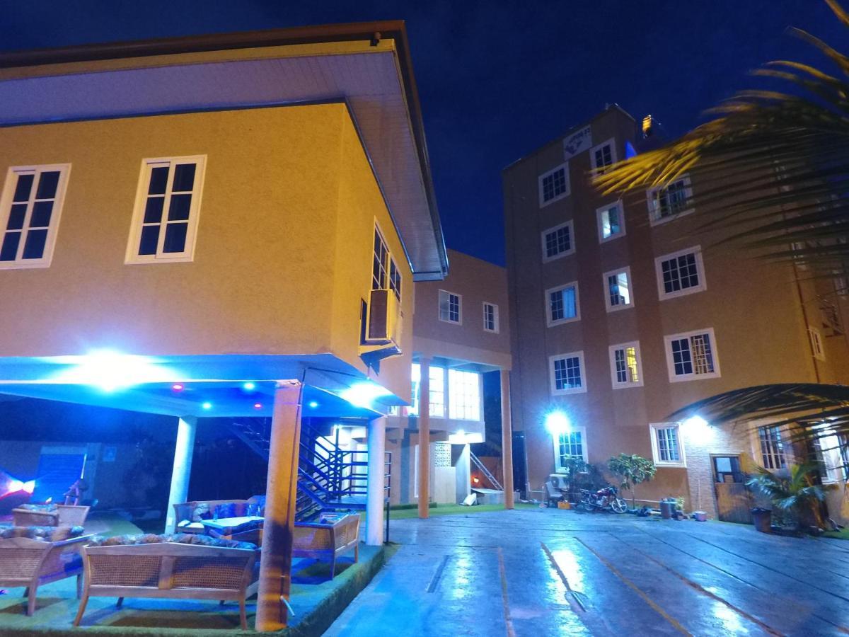 Plus 33 Hotel Nungua Eksteriør bilde