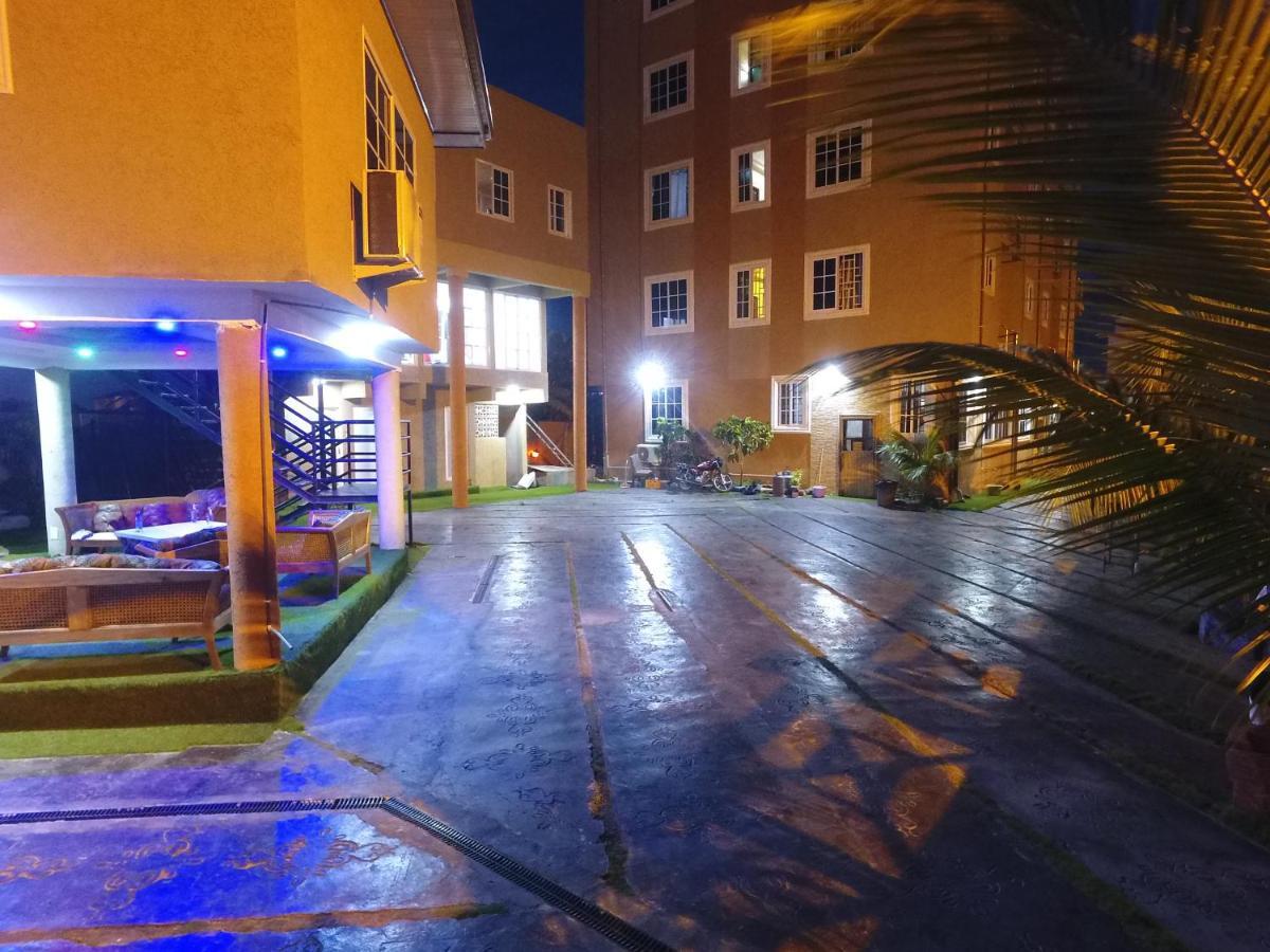 Plus 33 Hotel Nungua Eksteriør bilde
